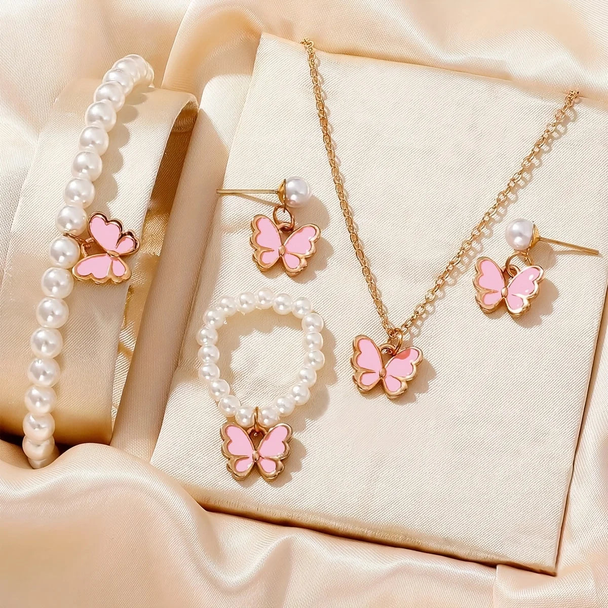 Five-Petal Clover Jewelry Set — Bracelet, Earrings & Necklace